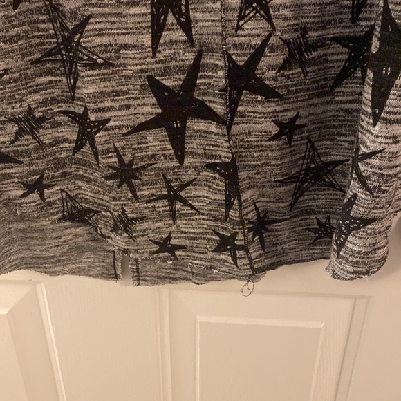 Star pattern top💙 - Picture 2 of 3